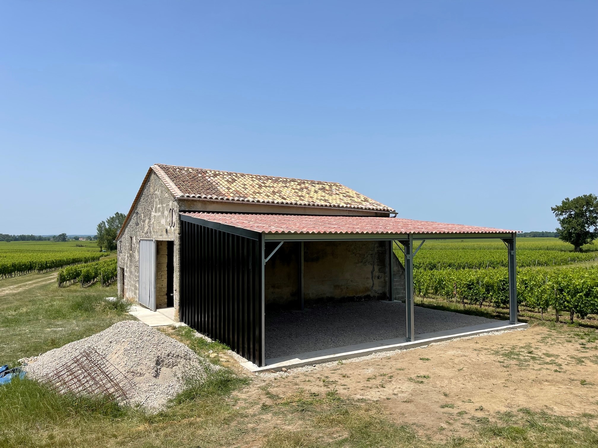 Hangar métallique pour exploitation viticole